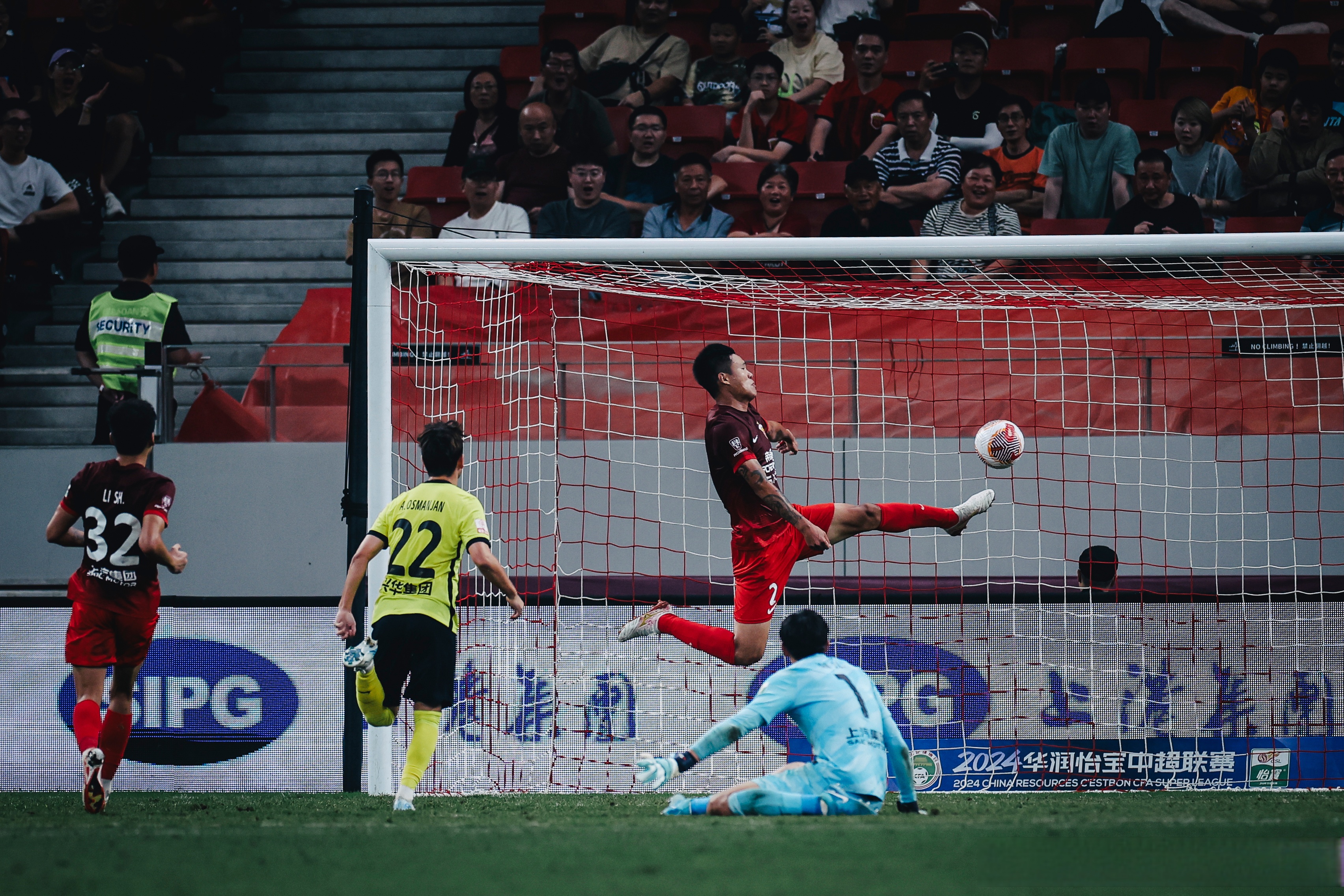 马赛发布备战花絮；赛前强势反弹；欧联任务艰巨；阵容厚度经受考验的简单介绍