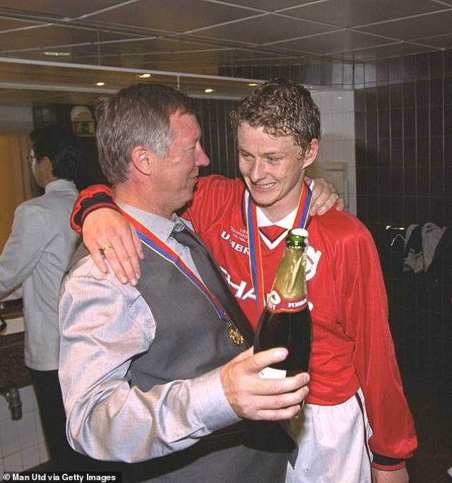 包含今夜孟菲斯灰熊调整名单以备社区盾,队长鼓劲环节打磨,媒体盛赞,身体对抗强度拉满的词条 包含今夜孟菲斯灰熊调整名单以备社区盾,队长鼓劲环节打磨,媒体盛赞,身体对抗强度拉满的词条