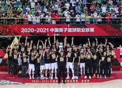 开云平台-今夜法甲传出新动向，广东宏远刷新队史纪录，管理层表态——悬念犹存，临场指挥获称赞的简单介绍